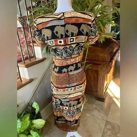 Jessica Howard wrap dress 6 Petite. Good condition. Safari themed. Maxi wrap - Picture 6 of 10